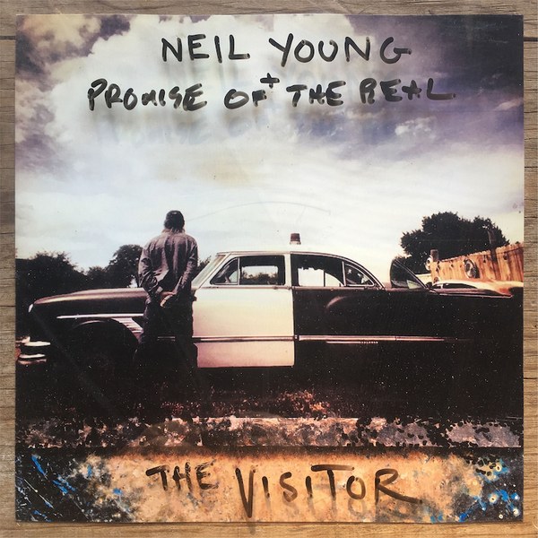 Copertina Vinile 33 giri The Visitor [2 LP] di Neil Young + Promise Of The Real